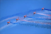 The Red Arrows: "Twizzle"