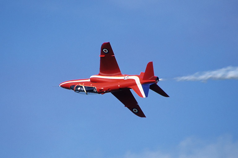 The Red Arrows: "Opposition Barrel Roll"