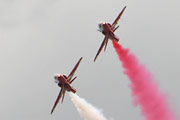 The Red Arrows: "Twizzle"