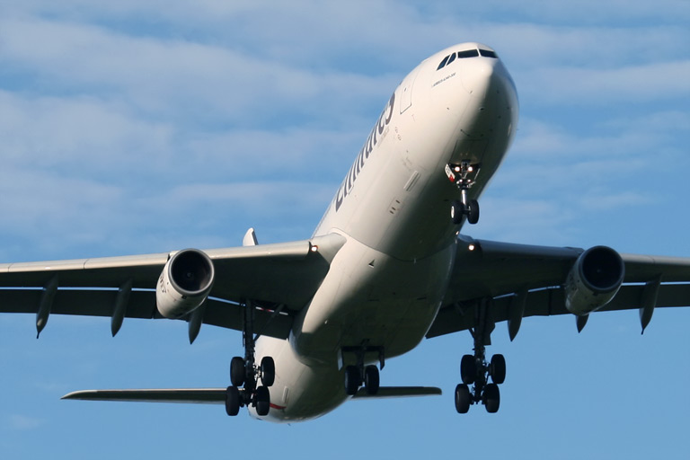 Emirates Airbus A340-313X A6-ERR