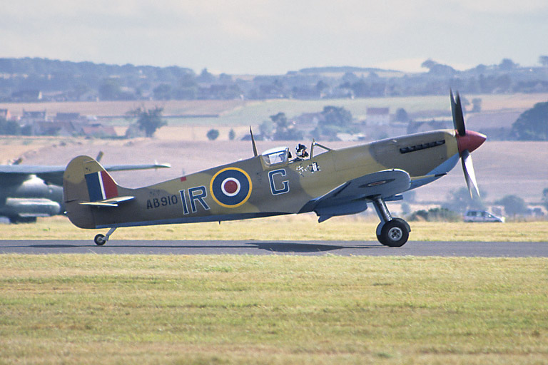 Supermarine Spitfire Mk.Vb AB910