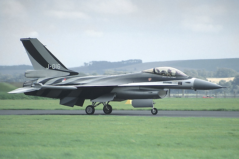 Fokker F-16AM Fighting Falcon J-016