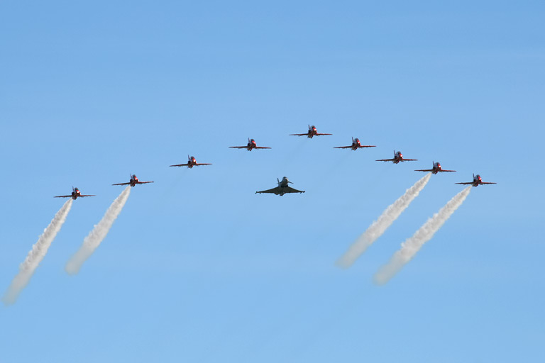 Eurofighter EF-2000 Typhoon F2 ZJ926 and the Red Arrows