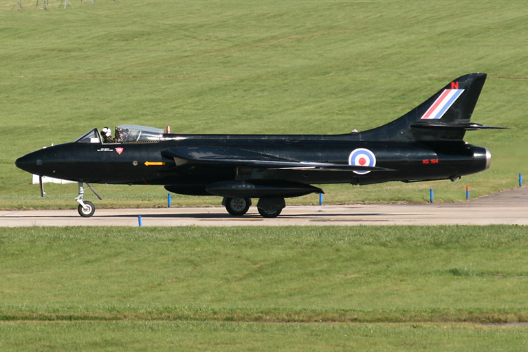 Hawker Hunter FGA.9 G-PRII "Black Arrows"
