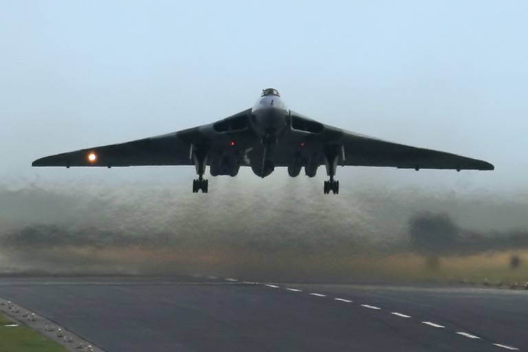 Avro Vulcan B2 XH558/G-VLCN