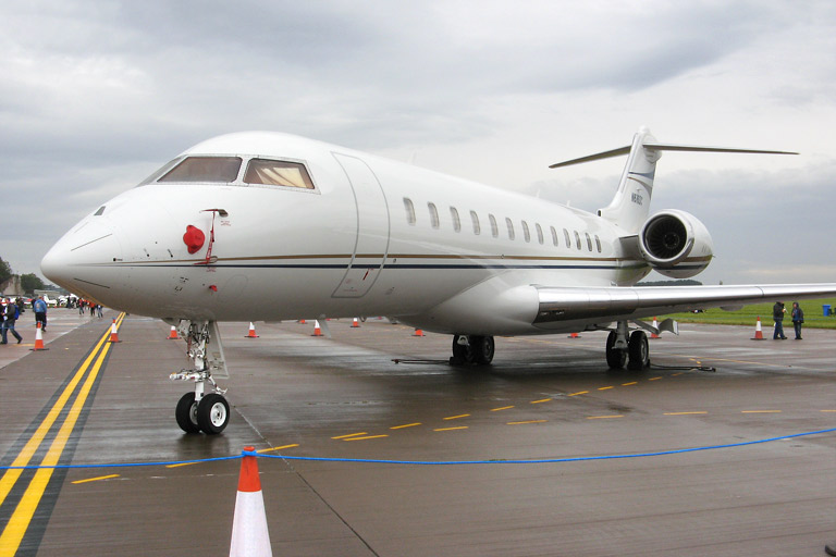 Bombardier BD-700-1A10 Global Express N616DC