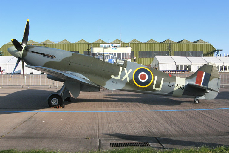 Supermarine Spitfire F21 JX-U / LA255