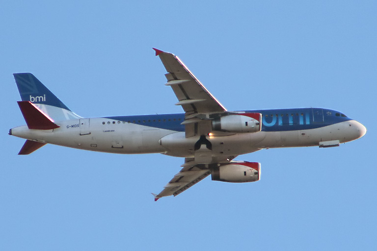 Airbus A320-232 G-MIDS