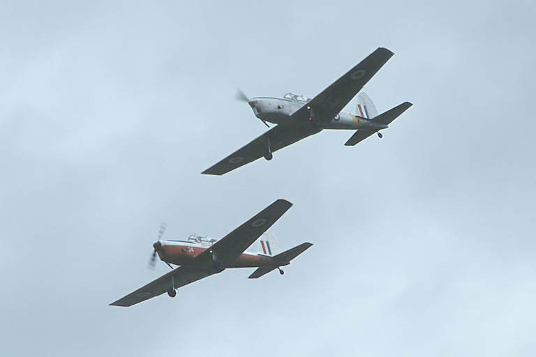 De Havilland DHC-1 Chipmunk 22s G-BDRJ and G-ARGG